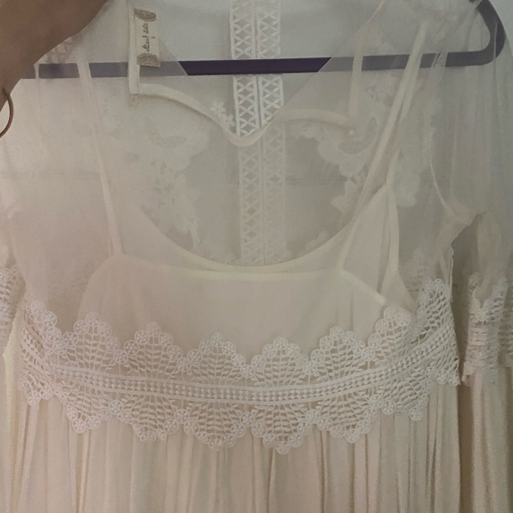 Lace/Mesh Off White Dress - Picture 4 of 4